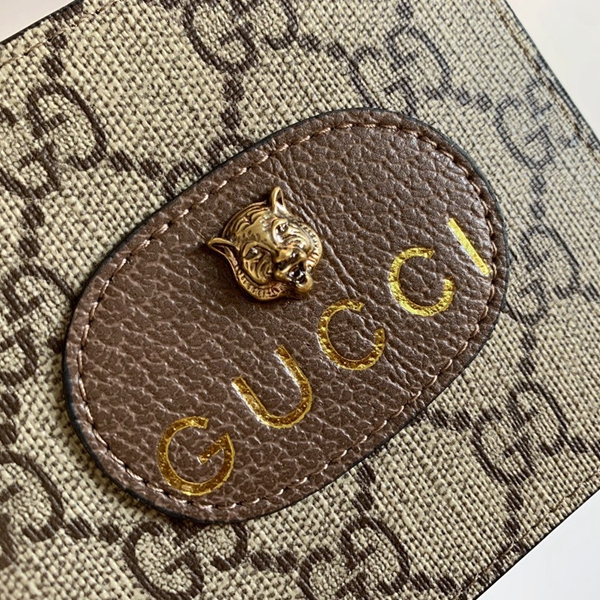 グッチ財布コピー背面デザイン